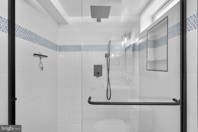 6106 N KINGS HWY, Alexandria, VA 22303