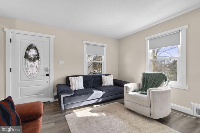 6106 N KINGS HWY, Alexandria, VA 22303