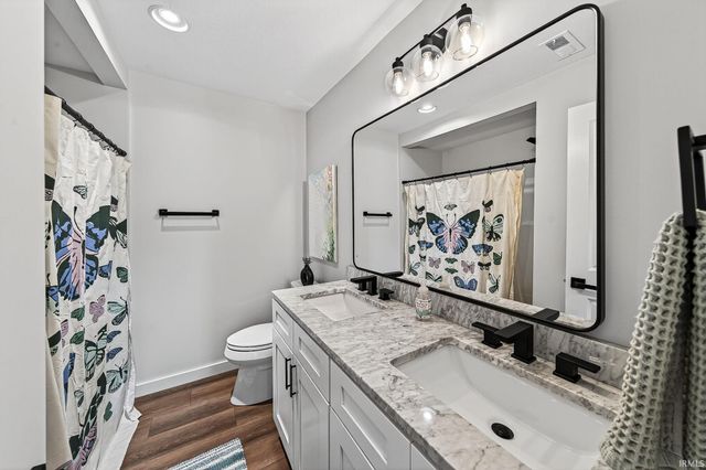 9061 E Hatchery Road, Syracuse, IN 46567