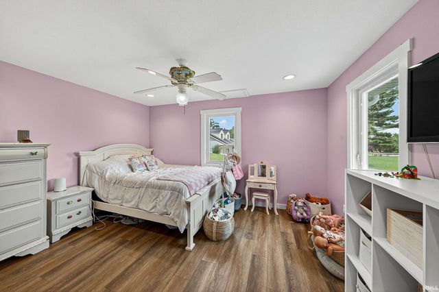 9061 E Hatchery Road, Syracuse, IN 46567