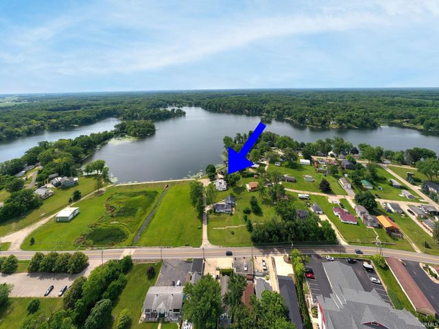 9061 E Hatchery Road, Syracuse, IN 46567