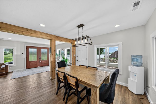 9061 E Hatchery Road, Syracuse, IN 46567