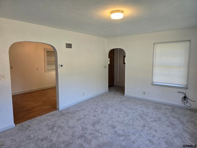 3208 S 46Th Street, Lincoln, NE 68506