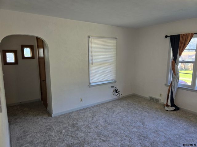 3208 S 46Th Street, Lincoln, NE 68506