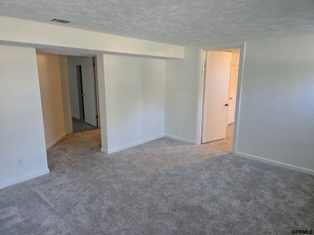 3208 S 46Th Street, Lincoln, NE 68506