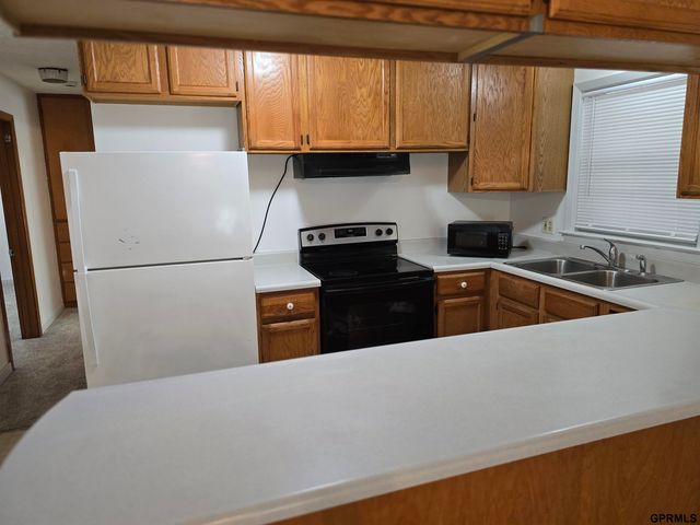 3208 S 46Th Street, Lincoln, NE 68506