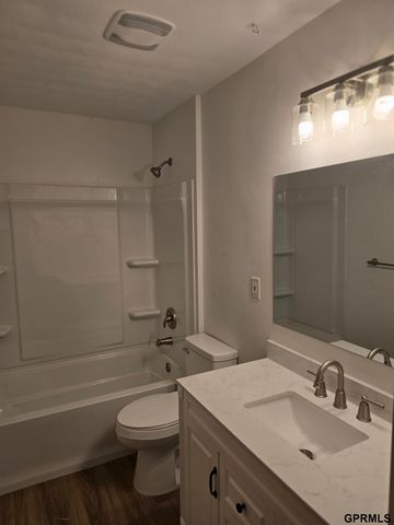 3208 S 46Th Street, Lincoln, NE 68506