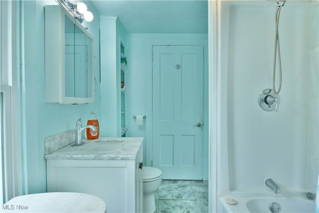 304 Cherry Avenue, Niles, OH 44446