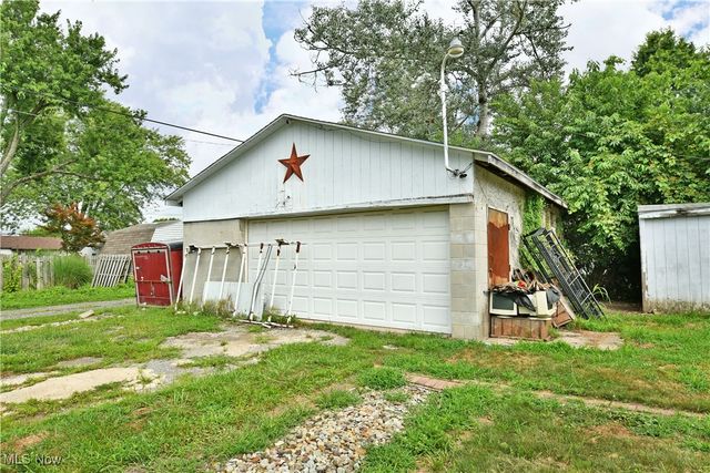 304 Cherry Avenue, Niles, OH 44446