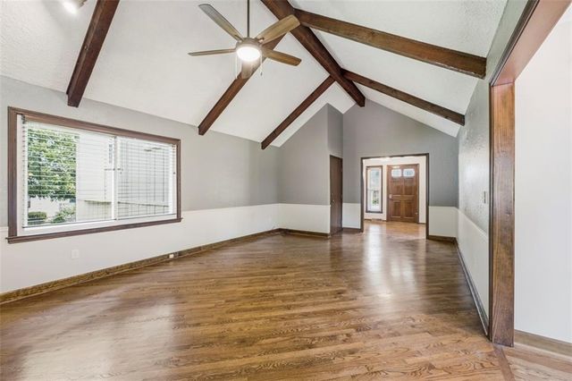 1022 SE 5th Street, Lee's Summit, MO 64063