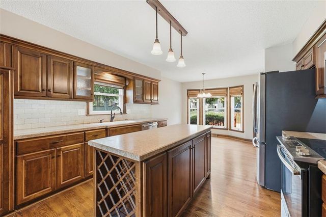 1022 SE 5th Street, Lee's Summit, MO 64063