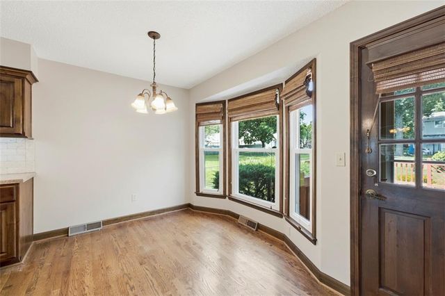 1022 SE 5th Street, Lee's Summit, MO 64063