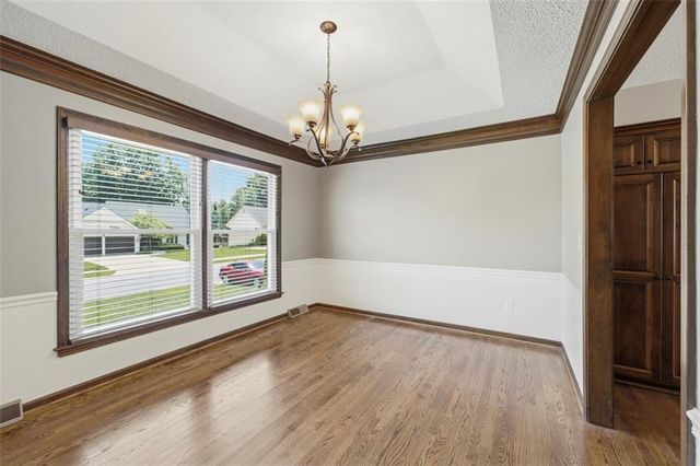 1022 SE 5th Street, Lee's Summit, MO 64063