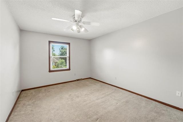 1022 SE 5th Street, Lee's Summit, MO 64063
