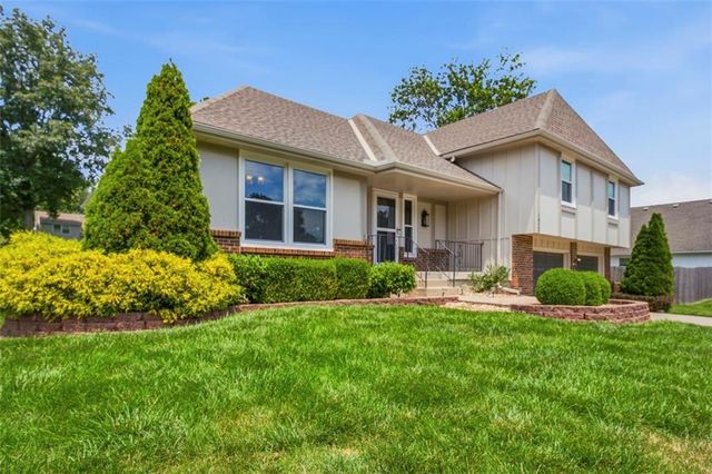 1022 SE 5th Street, Lee's Summit, MO 64063