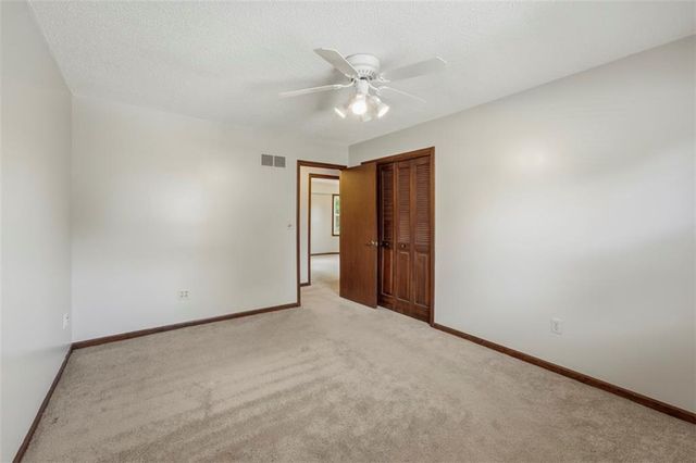 1022 SE 5th Street, Lee's Summit, MO 64063