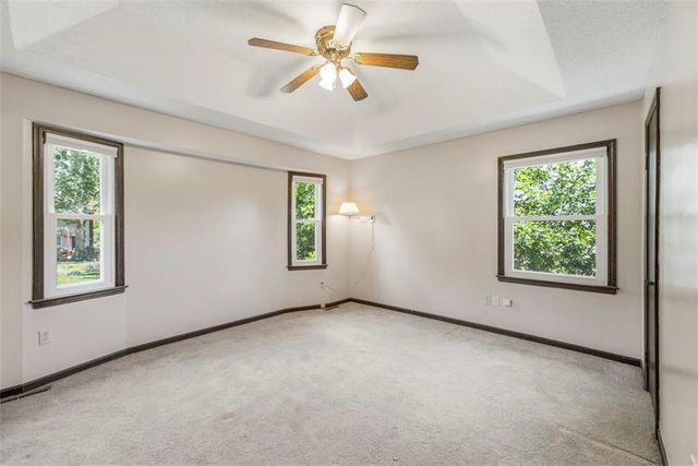1022 SE 5th Street, Lee's Summit, MO 64063