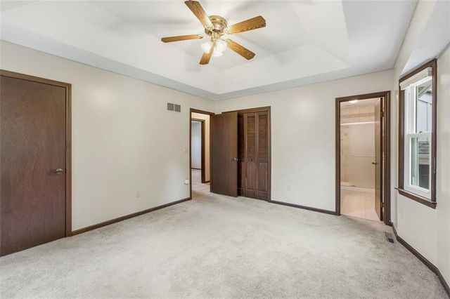 1022 SE 5th Street, Lee's Summit, MO 64063