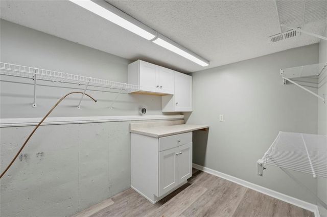 1022 SE 5th Street, Lee's Summit, MO 64063