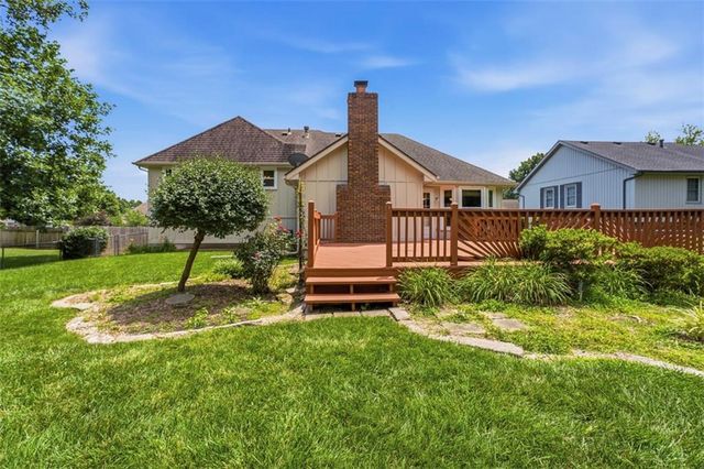1022 SE 5th Street, Lee's Summit, MO 64063