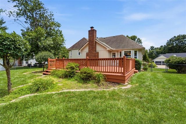 1022 SE 5th Street, Lee's Summit, MO 64063