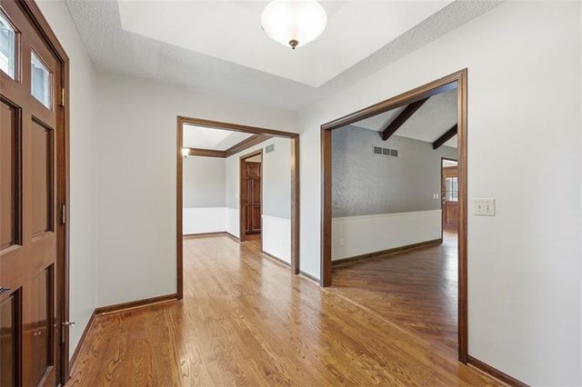1022 SE 5th Street, Lee's Summit, MO 64063