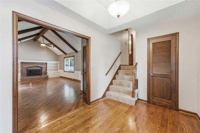 1022 SE 5th Street, Lee's Summit, MO 64063