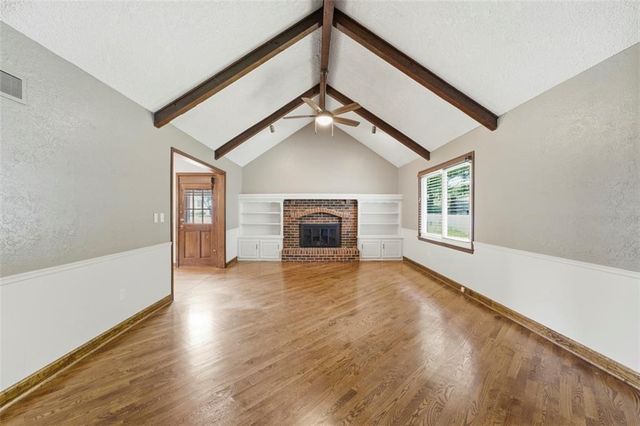 1022 SE 5th Street, Lee's Summit, MO 64063