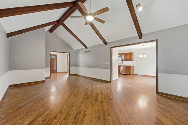 1022 SE 5th Street, Lee's Summit, MO 64063
