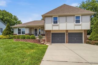 1022 SE 5th Street, Lee's Summit, MO 64063