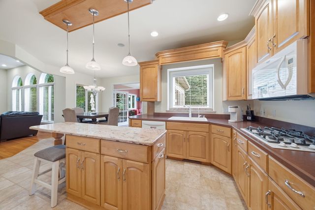 9405 Julia Drive, St. John, IN 46373