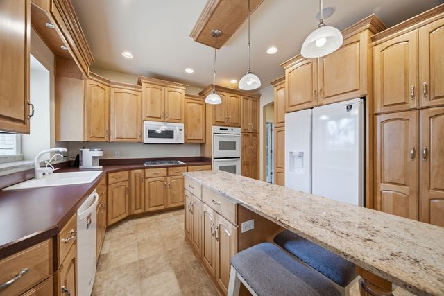 9405 Julia Drive, St. John, IN 46373