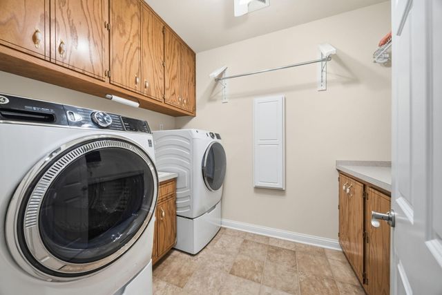 9405 Julia Drive, St. John, IN 46373