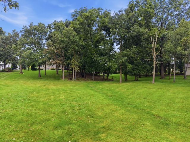 9405 Julia Drive, St. John, IN 46373