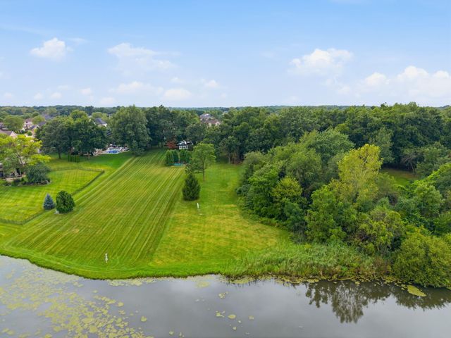 9405 Julia Drive, St. John, IN 46373