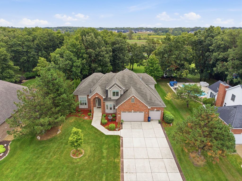 9405 Julia Drive, St. John, IN 46373