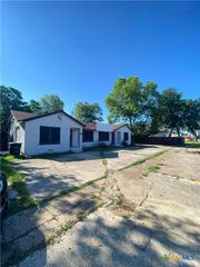 806 N 10th Street, Killeen, TX 76541