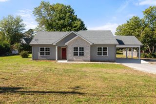 702 Adams Dr, Shelbyville, TN 37160