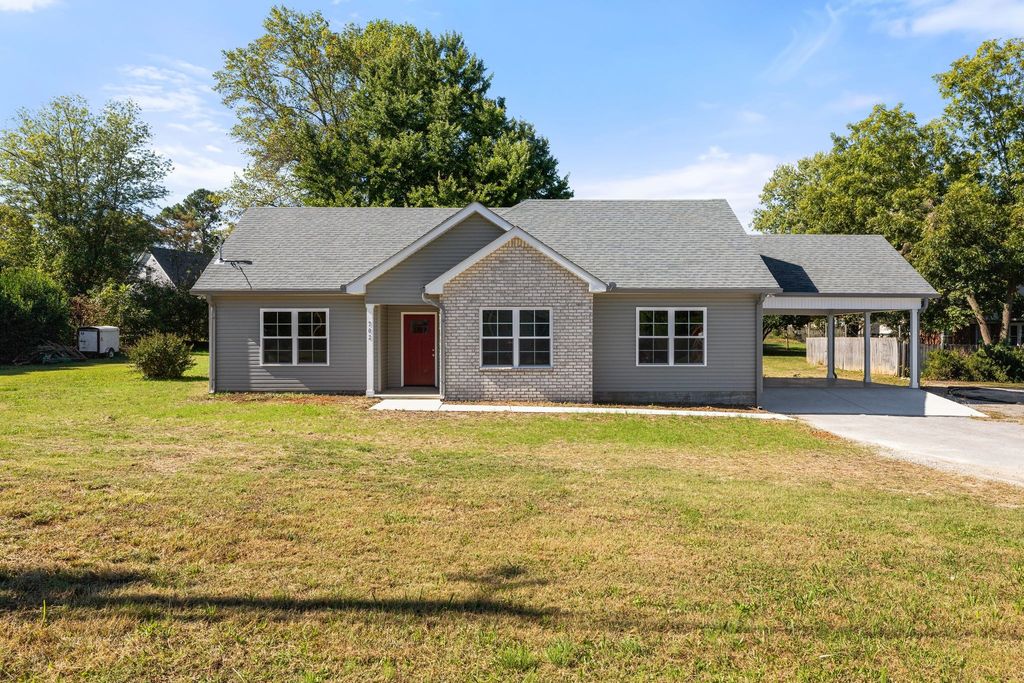 702 Adams Dr, Shelbyville, TN 37160