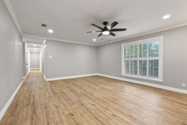 2200 S Lang Avenue, Denison, TX 75020