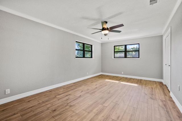 2200 S Lang Avenue, Denison, TX 75020