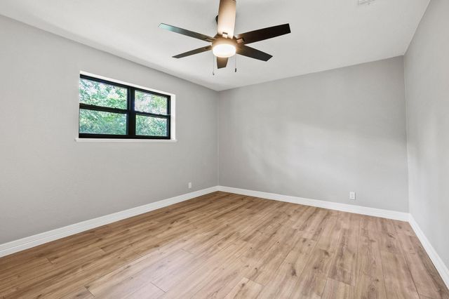 2200 S Lang Avenue, Denison, TX 75020