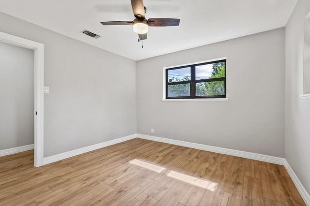 2200 S Lang Avenue, Denison, TX 75020