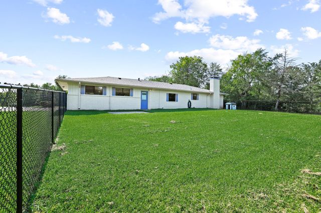 2200 S Lang Avenue, Denison, TX 75020