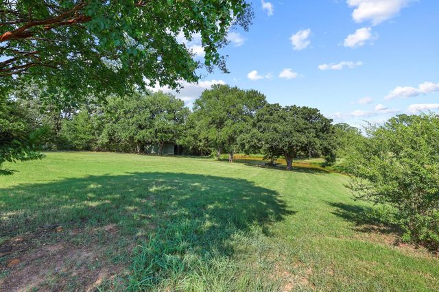 2200 S Lang Avenue, Denison, TX 75020