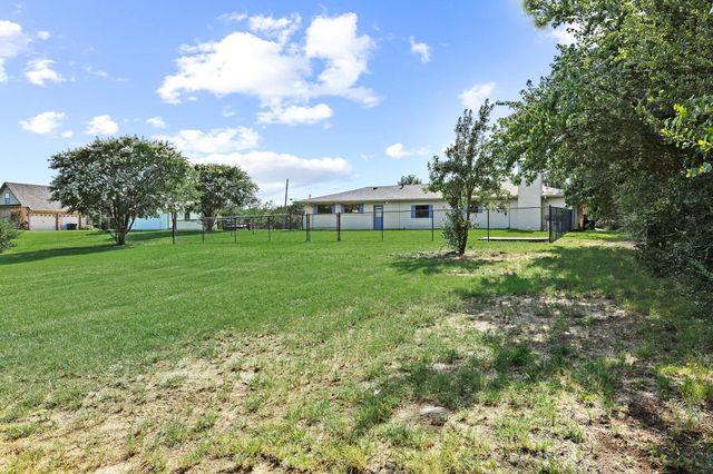 2200 S Lang Avenue, Denison, TX 75020