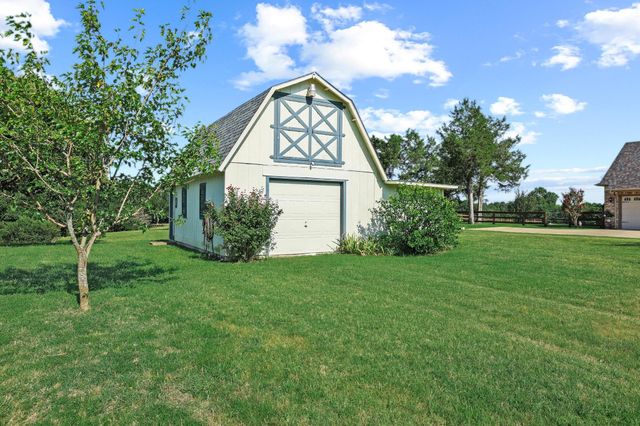 2200 S Lang Avenue, Denison, TX 75020