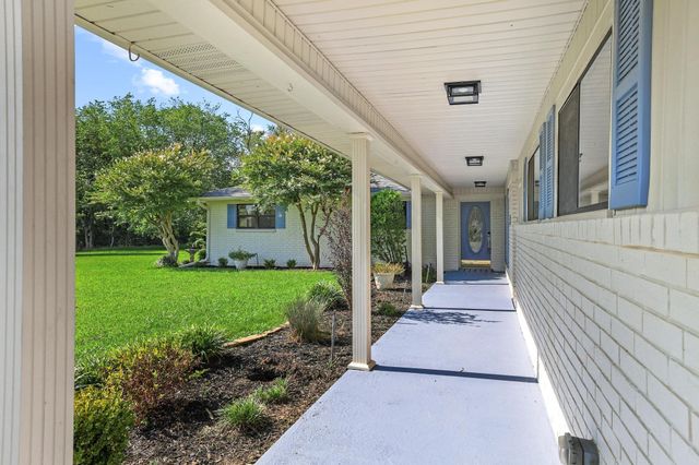 2200 S Lang Avenue, Denison, TX 75020