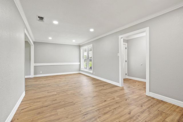 2200 S Lang Avenue, Denison, TX 75020