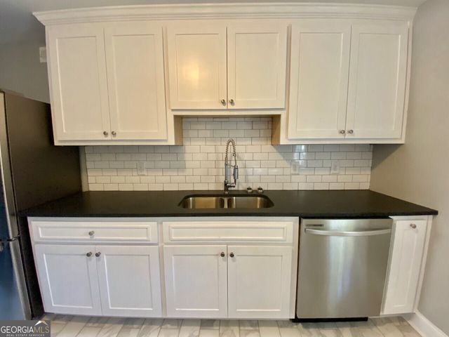 536 College Street APT 10, Atlanta, GA 30354